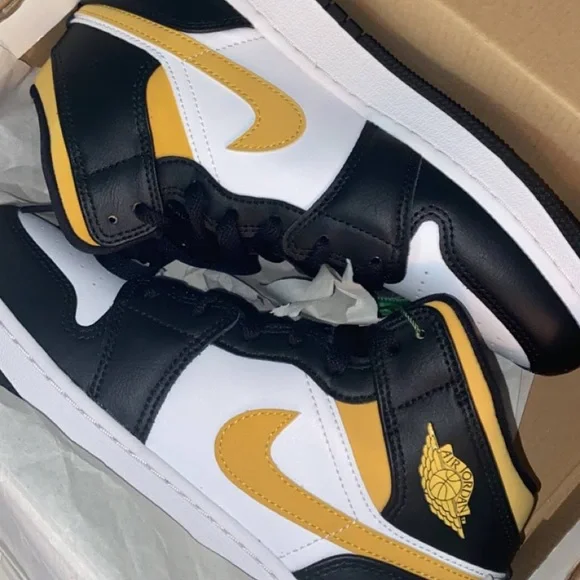 AIR JORDAN 1 MID
